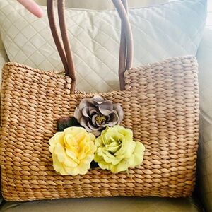 Large The Limited Handbag Spring Summer Natural Basket Bag with Rose Application